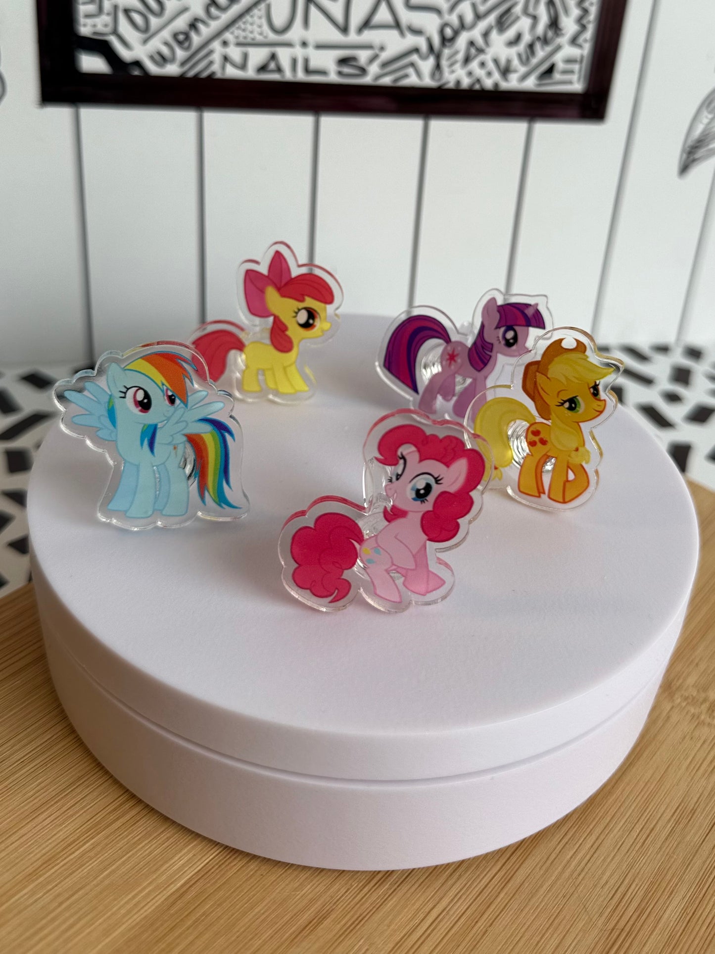 SERIES 1: Lil pony